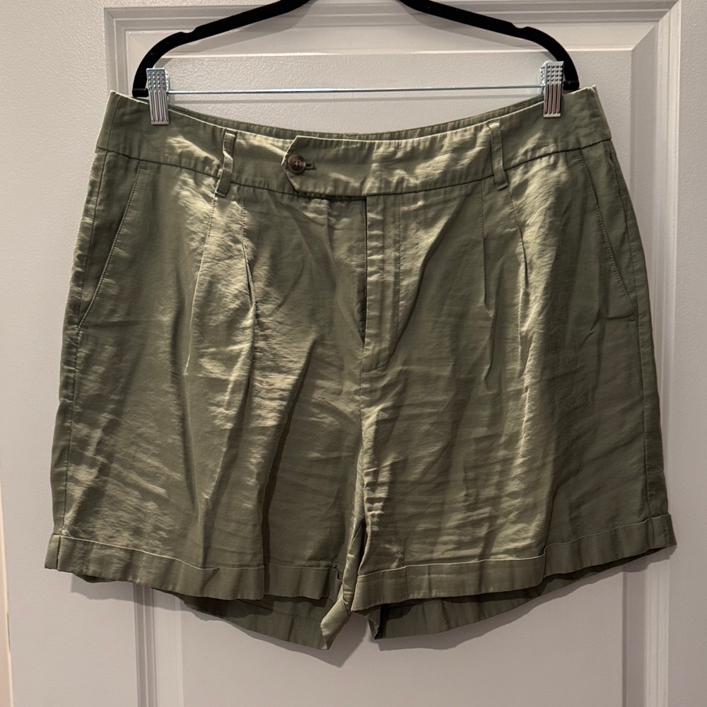 Ann Taylor Sage Green Women's Bermudas